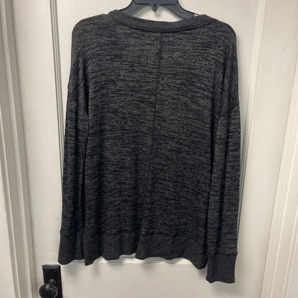 Maurices Gray Black Knit Pullover Sweater V-Neck Long Sleeve M Women